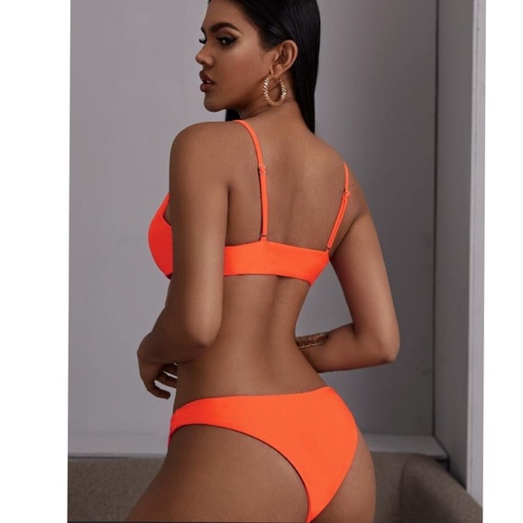 Two piece padded Coral bikini swimsuit - Picture 2 of 5